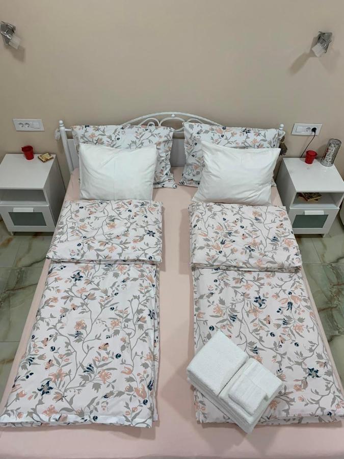 Lilly Apartamento Palić Exterior foto