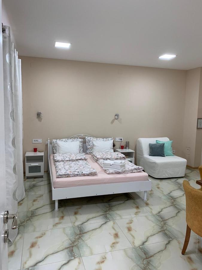 Lilly Apartamento Palić Exterior foto