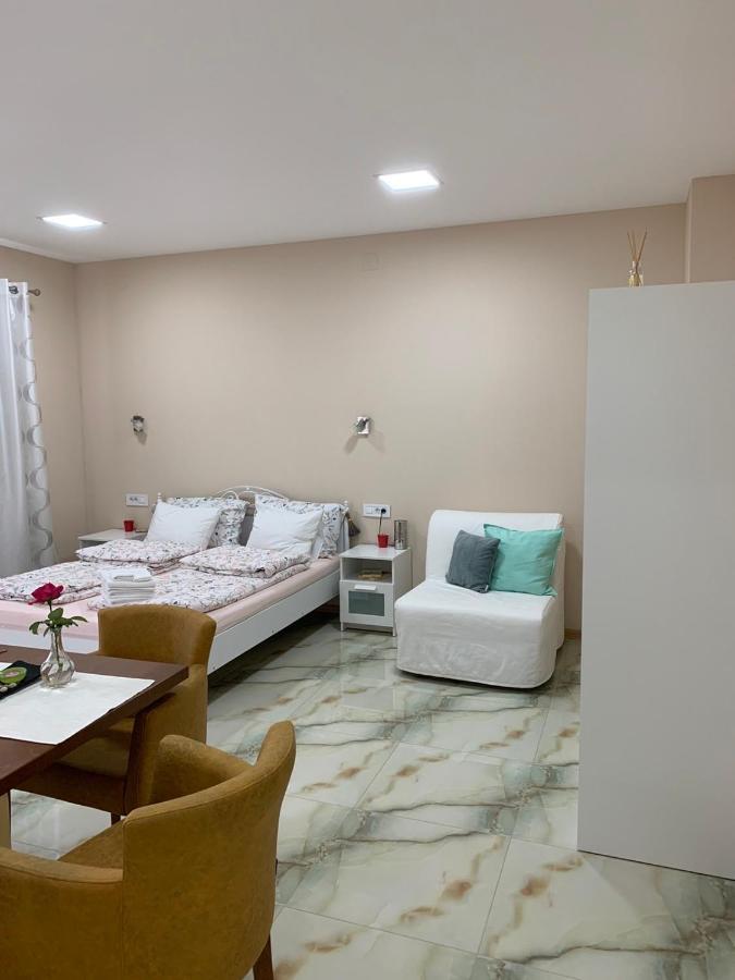 Lilly Apartamento Palić Exterior foto