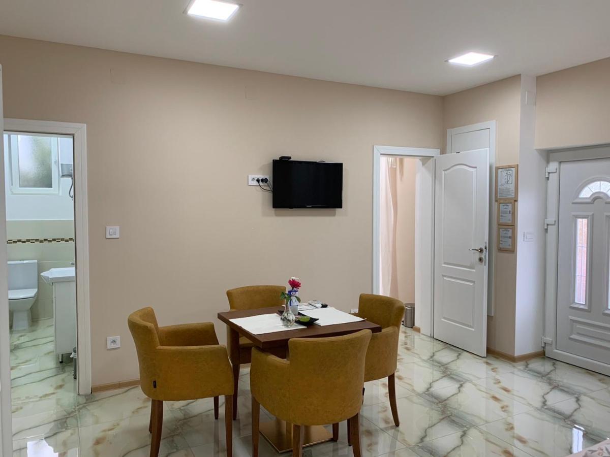 Lilly Apartamento Palić Exterior foto