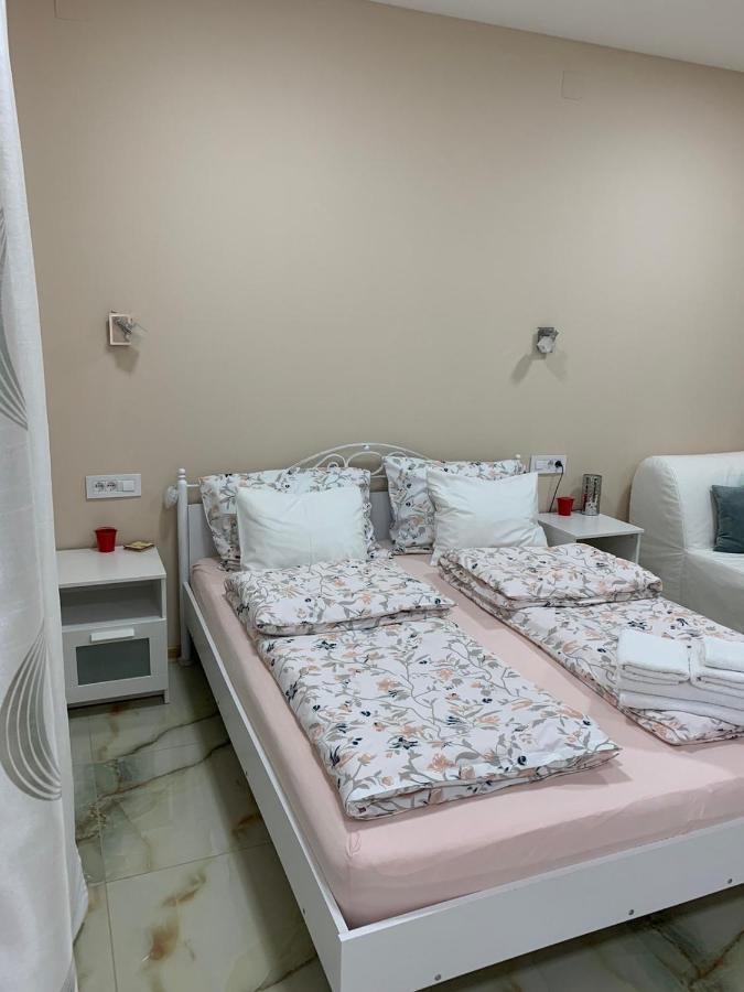 Lilly Apartamento Palić Exterior foto